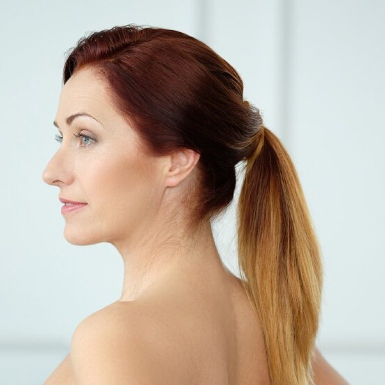 beautiful-woman_144627-35292